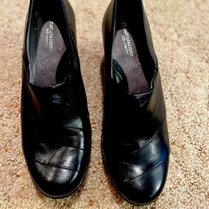 Naturalizer black pumps size 11W